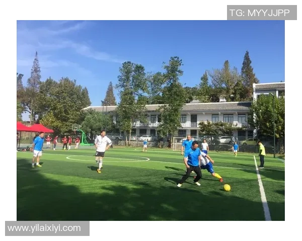 巴黎球星主题创意足球蛋糕惊艳登场彰显绿茵激情与甜蜜艺术